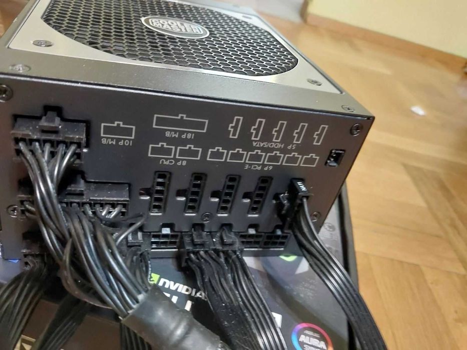 1200W 80+Platinum - BeQuiet Straight Power 11, Cooler Master V1200