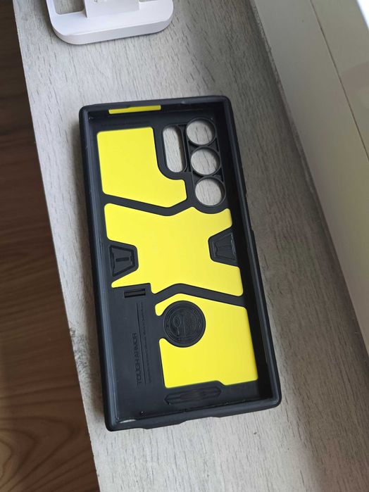 Spigen Tough Armor S24 ultra case protectie utilizata