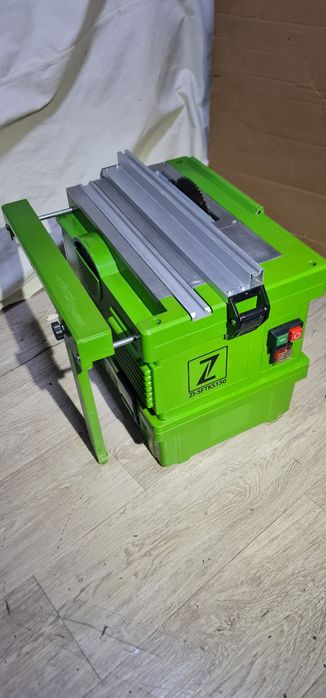 Fierăstrău circular de masă