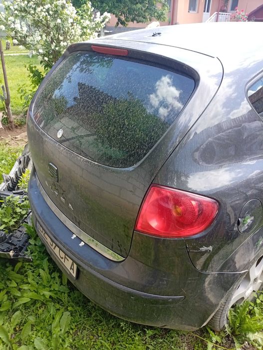 Vând Seat Altea 1.9 tdi avariat pentru dezmembrare