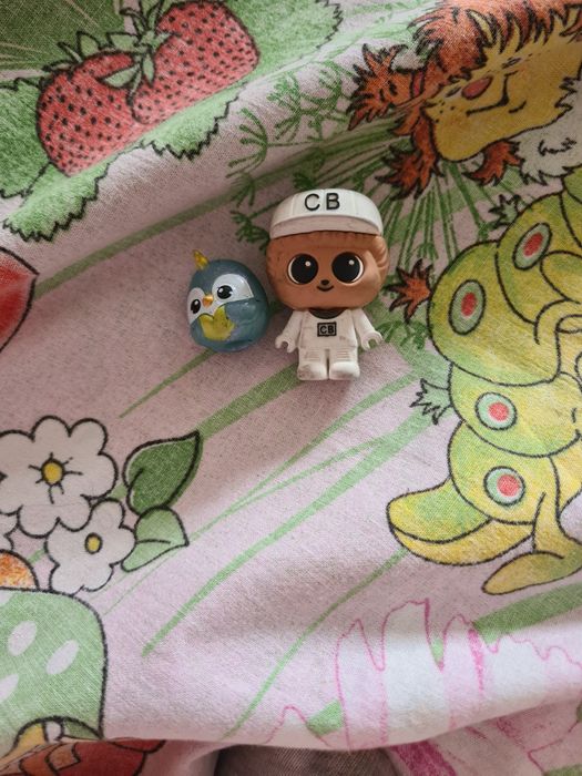 Продою игрушки две