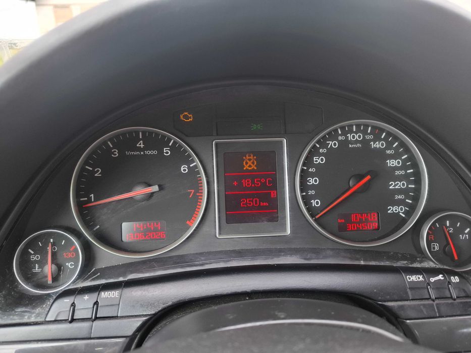 Audi A4 2002 1.6 benzină