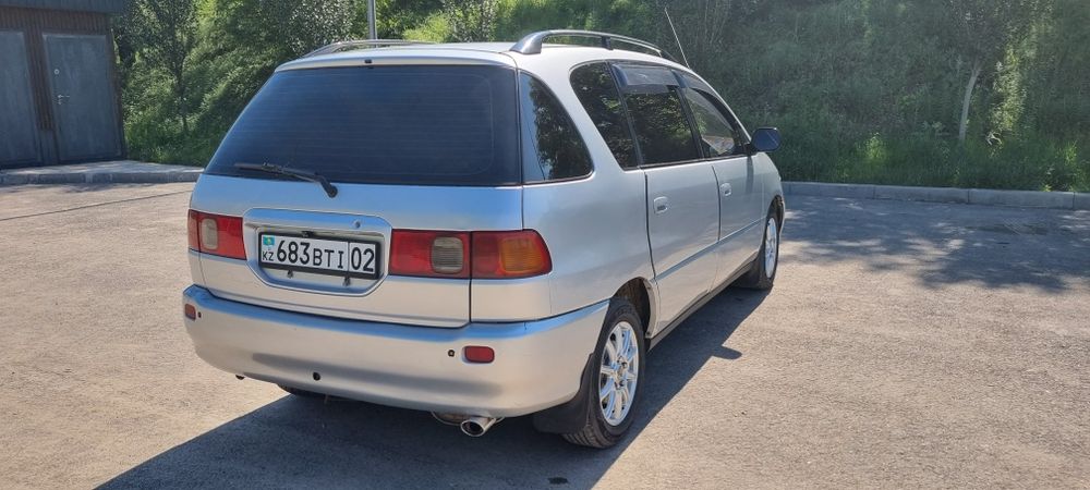 Toyota Ipsum минивэн