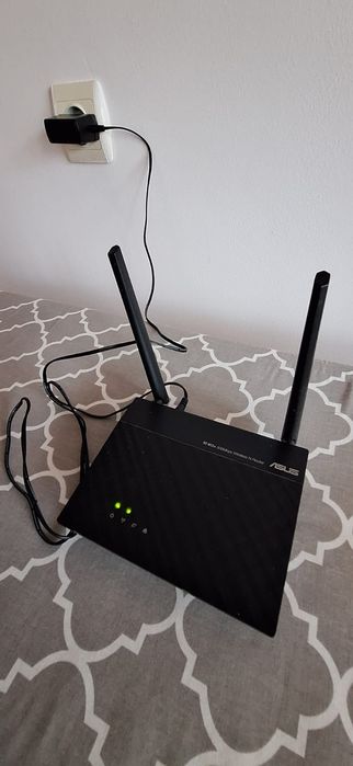 Router Asus vechi , 300 Mbps