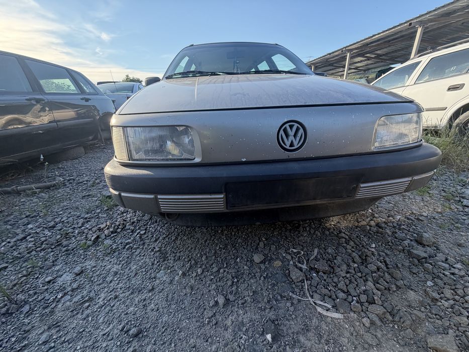 VW пасат Б3 GL Комби 1.8 Бензин – НА ЧАСТИ