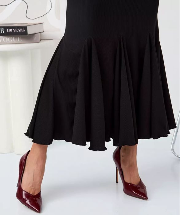 Платье лапша длинное вечернее с волонами