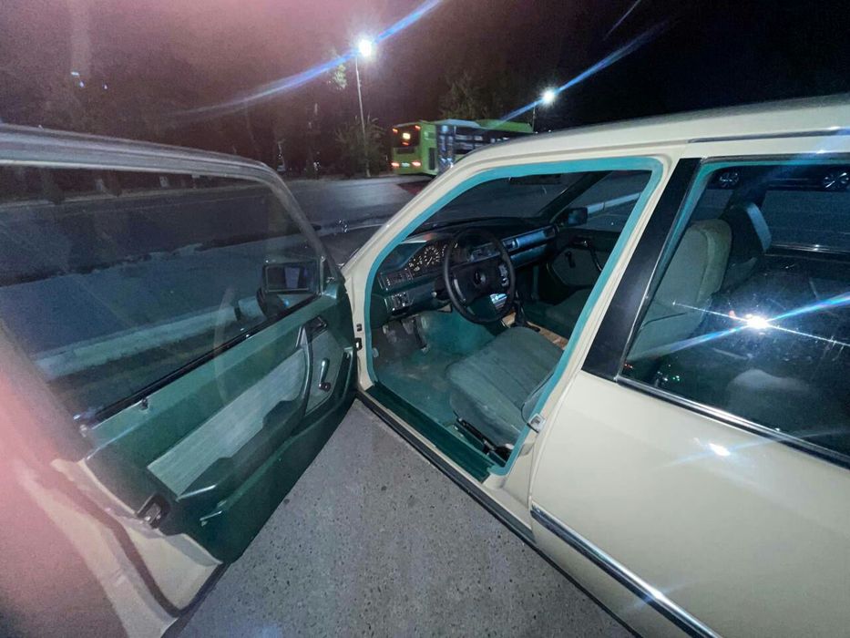 Сотилади Мерс 230  кузов 124