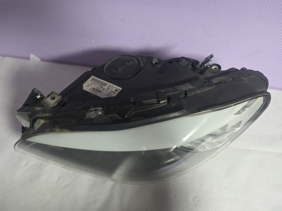 Far stanga BMW Seria 5 F10 F11 Bi-Xenon LED original HELLA 7203245