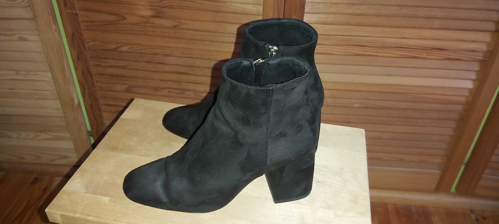 Botine negre Stradivarius