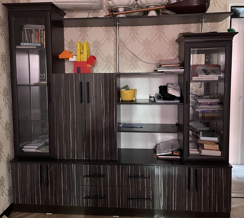 Горка для гостиной б/у.