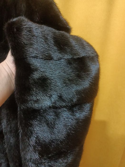 Продам норковую шубу