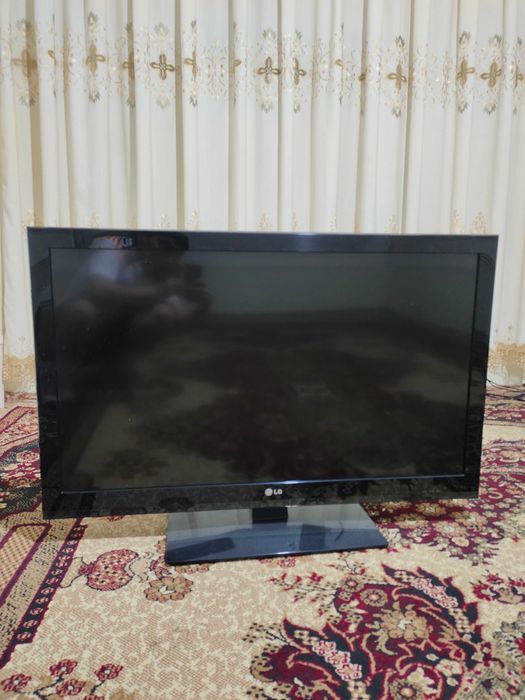 Телевизор LG 42CS560