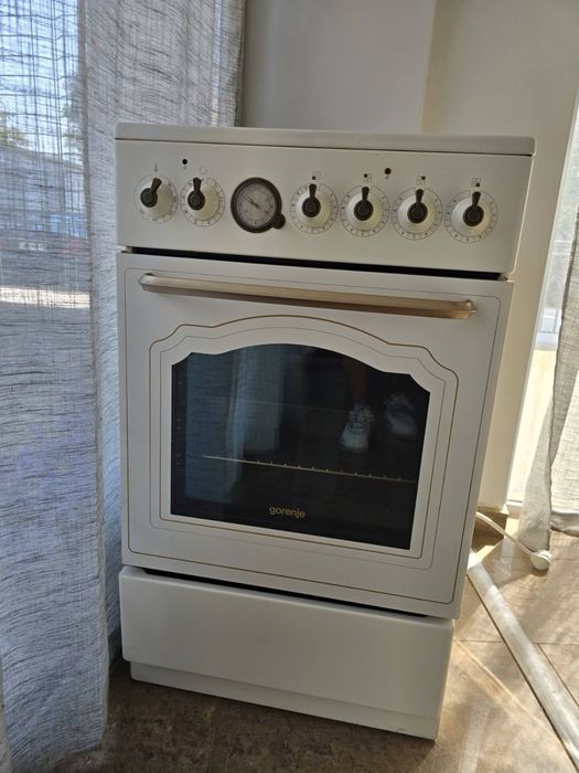 Стъклокерамична готварска печка Gorenje ECS5250CLI