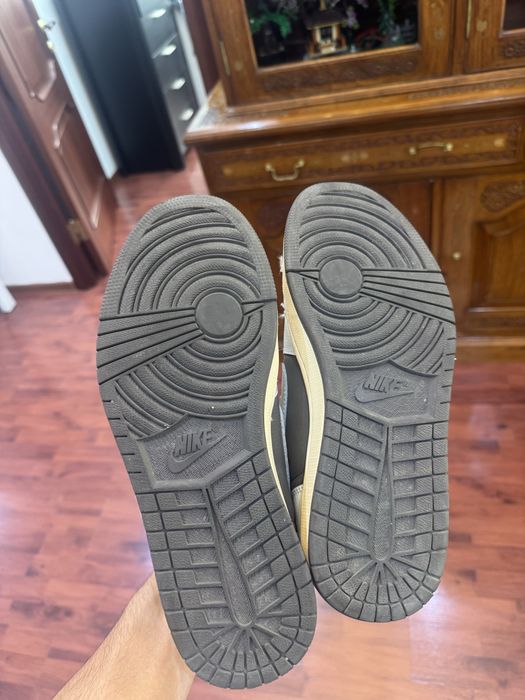 Air Jordan 1 low, Travis Scott reverse mocha