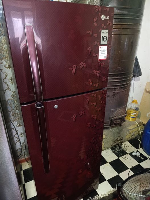 Холодильник LG в хорошем состоянии