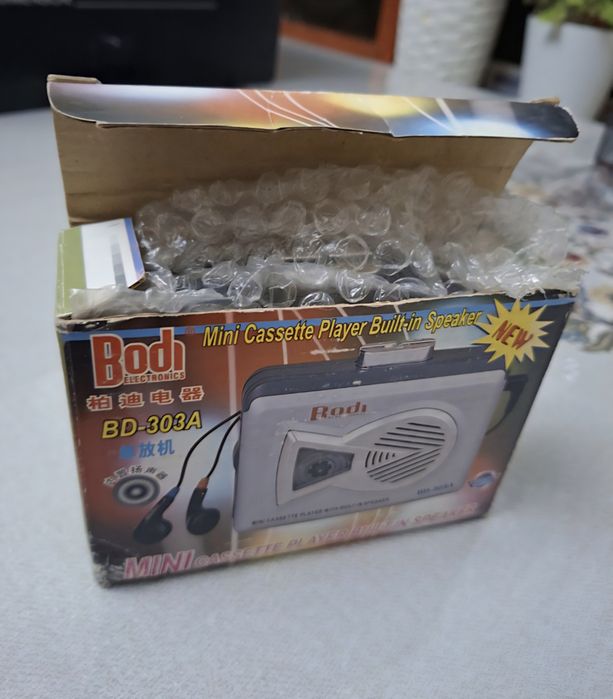 Кассетный плеер Bodi Electronics BD-302A.