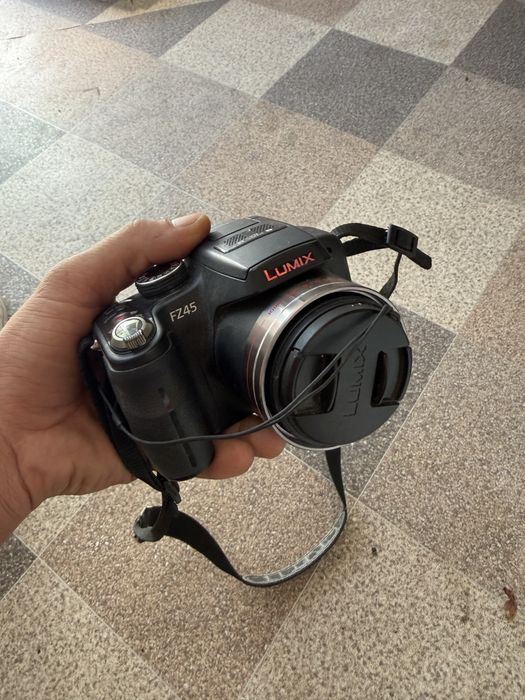 Aparat foto/video Panasonic fz45 Pret fix  Card 4gb 1 baterie  Fara alte accesorii