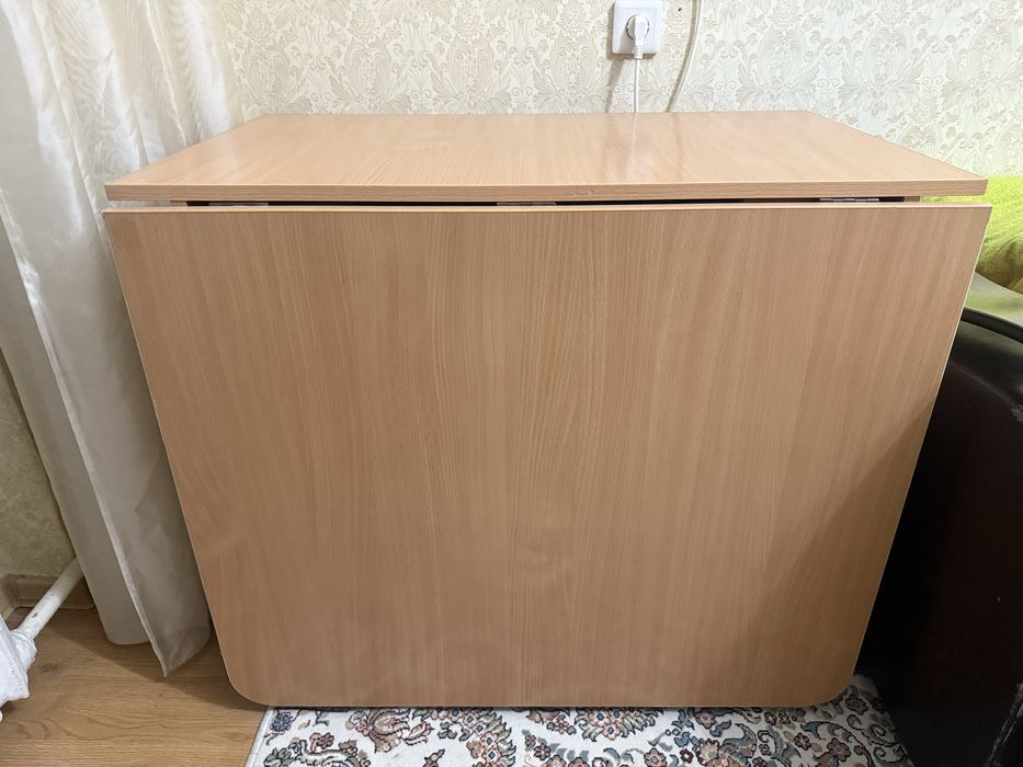 Продам стол книжка 3 метроввй в отличном состоянии. 40 тыс.
