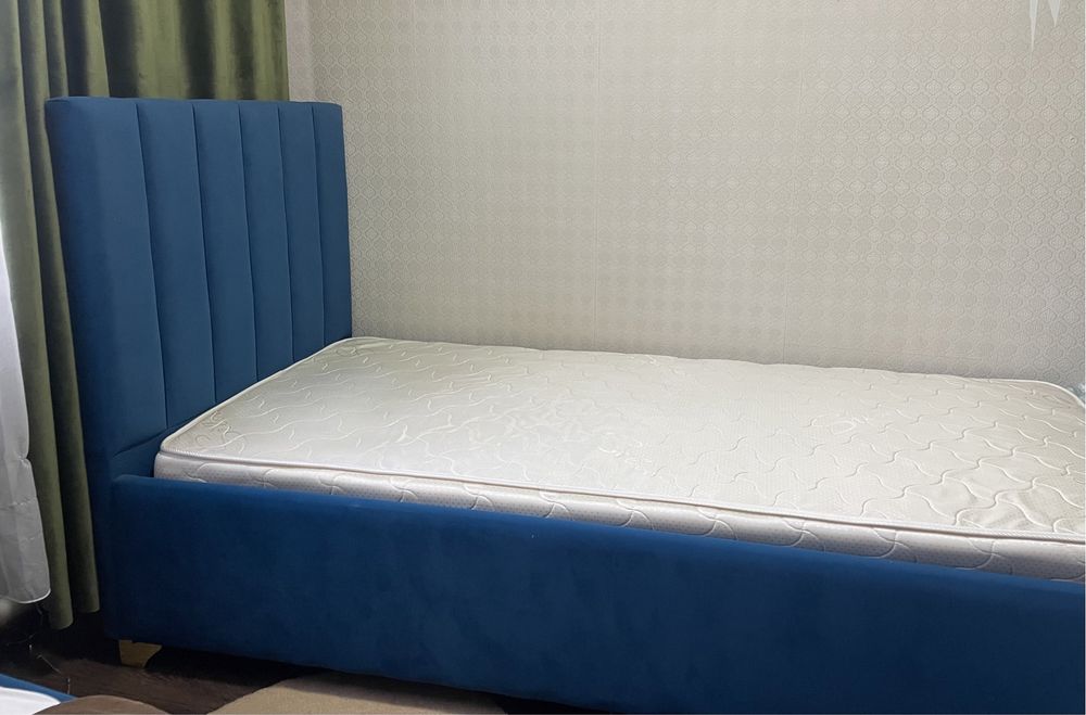 Продам кровать .