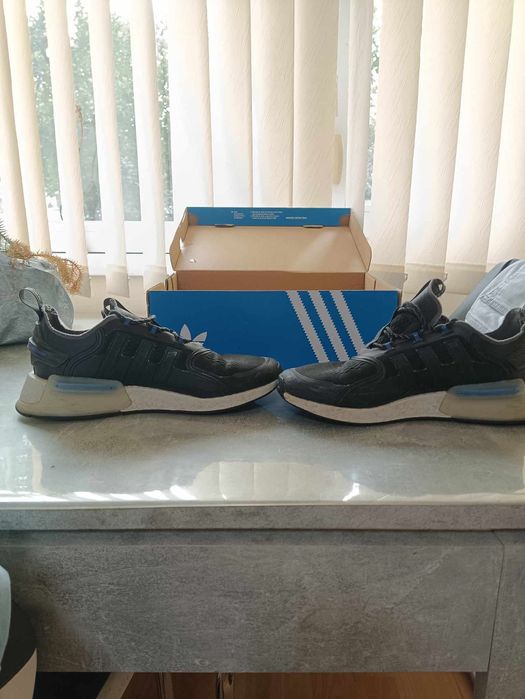 Обувки Адидас в много добро състояние