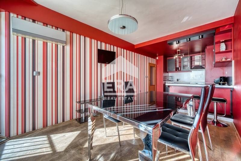 Продава се Тристаен апартамент в Варна, Победа - 90 кв.м за 1071 €/кв.м - Снимка #3