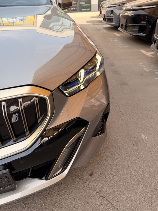 Bmw i5 35L full dop