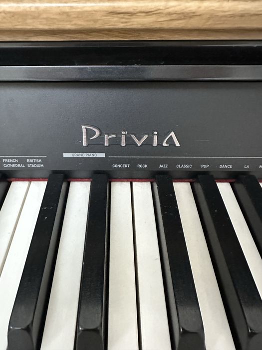 Продам пианино Casio Privia PX A800