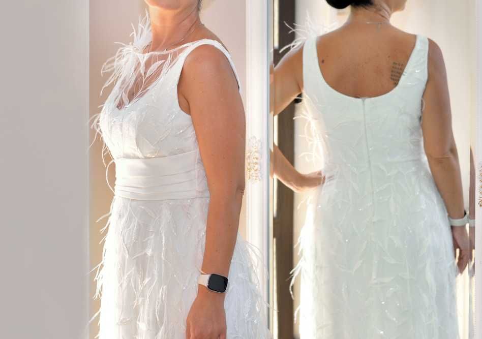 Rochie de mireasa cu pene de strut si paiete  - marimea L