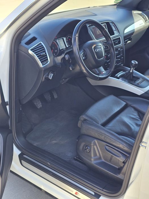 Audi Q5 2.0 Tdi 170 cp / 3x Sline