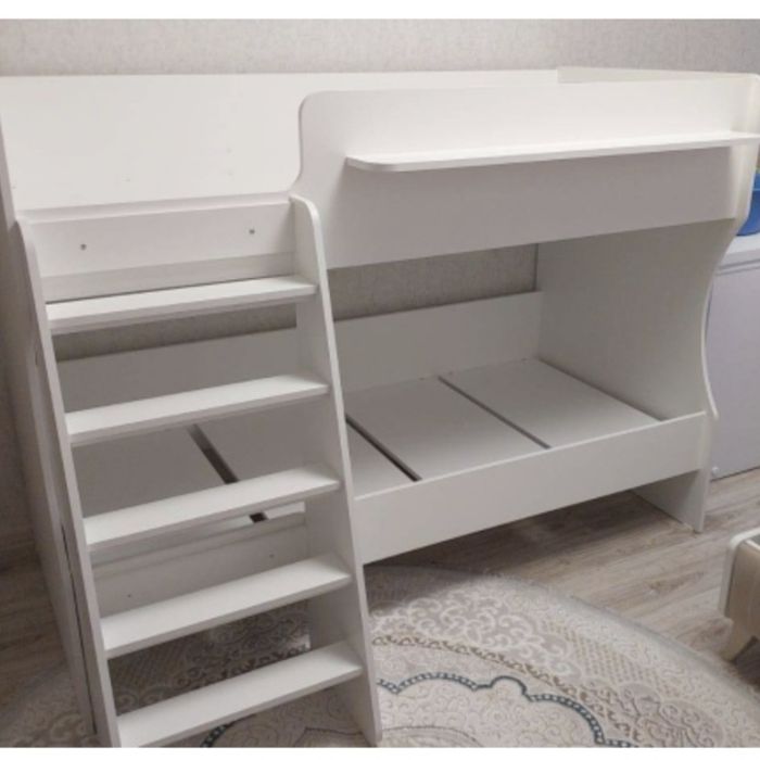 Двухъярусная кровать