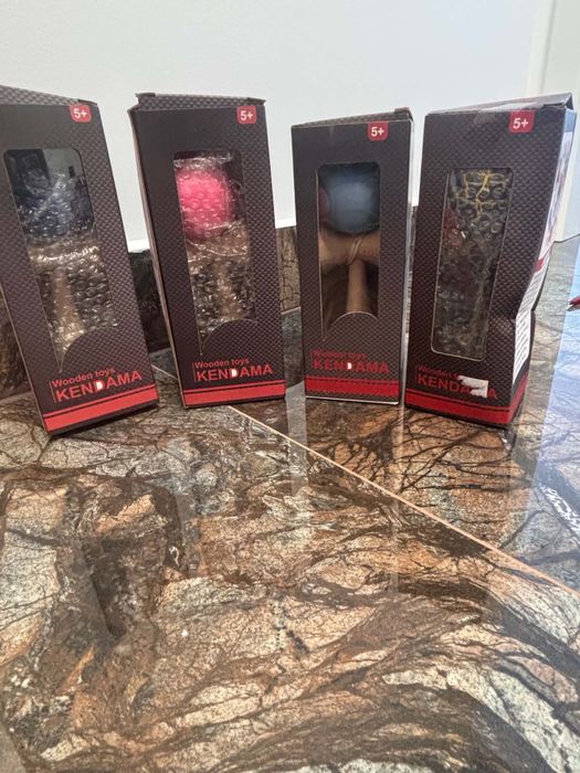 De vanzare preturi in 30 si 80 de lei toate sunt noi!!!kendama 40 de lei bucata