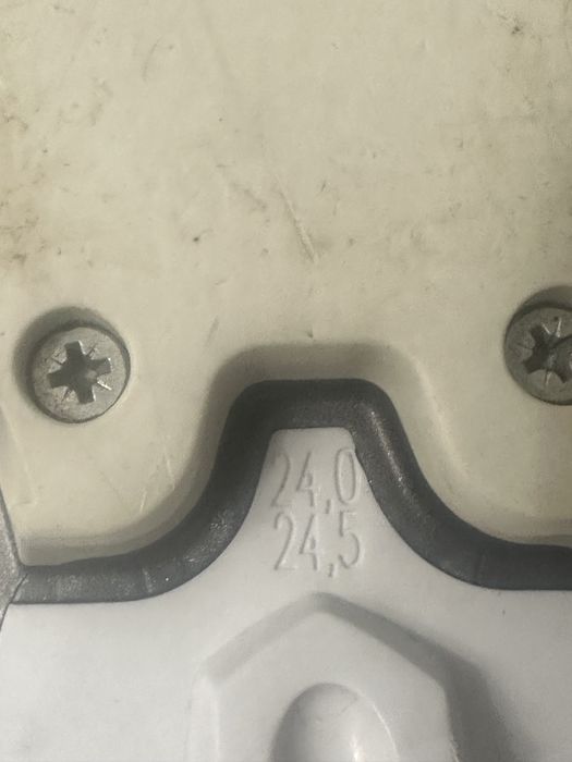 горнолыжные ботинки Atomic live fit 60