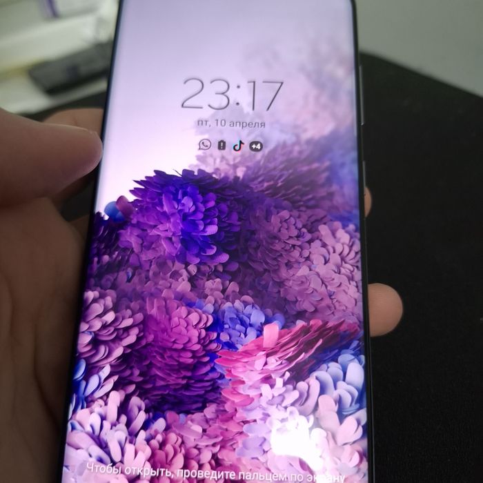 Продам samsung s20
