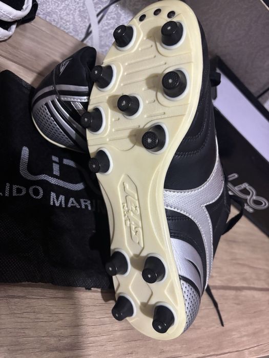 Продаю бутсы новые