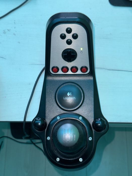 волан Logitech G27 в отлично състояние