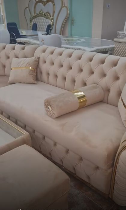 Продава се !! Комплект  ъглов дивата + холна маса и 3 таб