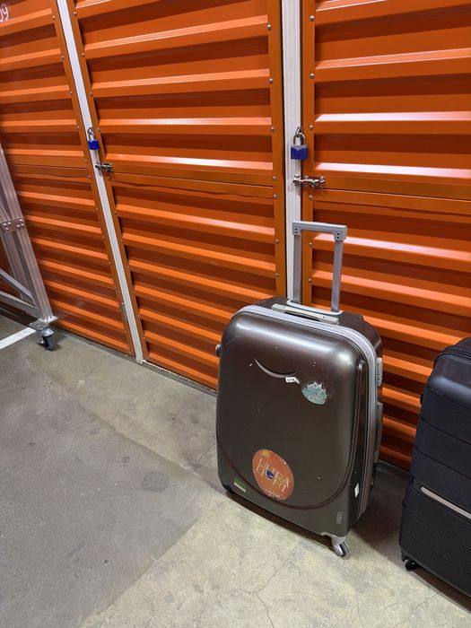 Чемодан б/у есть несколко видов