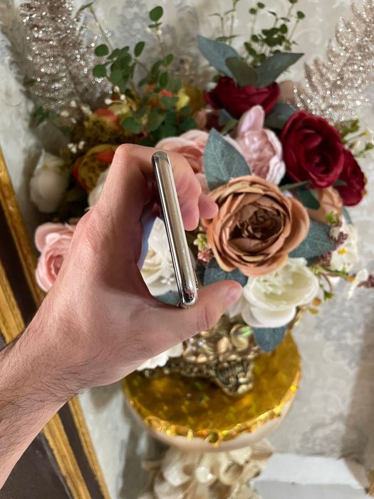 В продаже Айфон Х. 256GB.