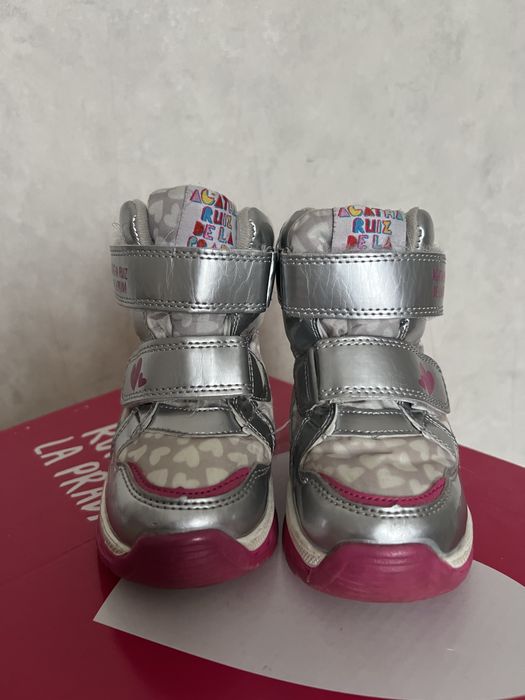 Зимняя детская обувь на девочку