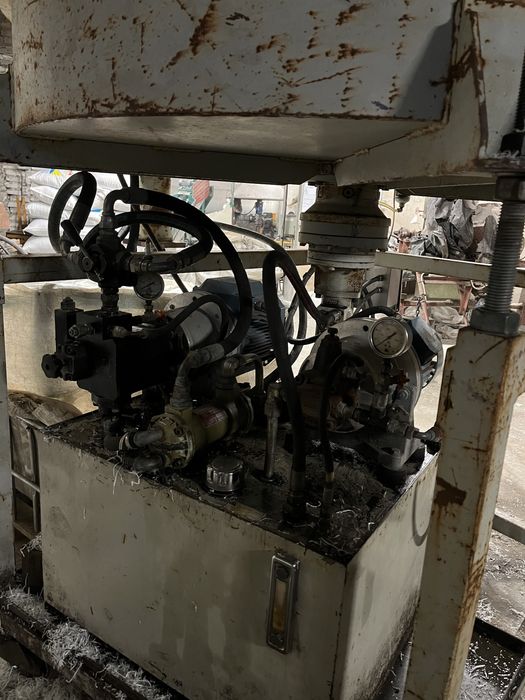 Бункер ворошитель + шнек подачи сырья