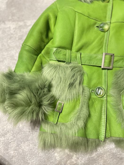 Дубленка натуральная на девочку 4-5 лет