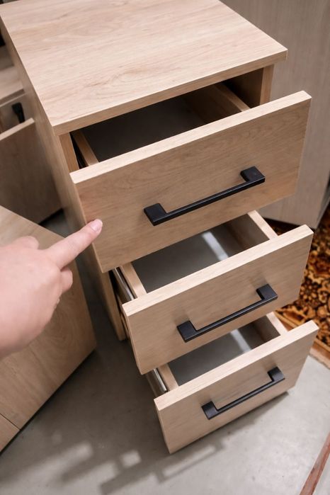 Продаётся новая обувница с тумбой