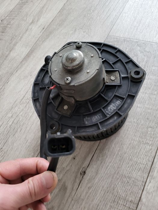 Продам мотор отопителя приора,2110