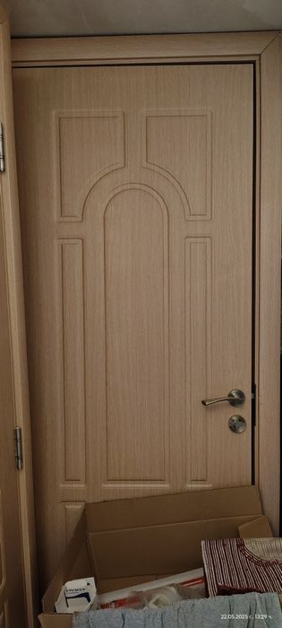 Продавам интериорни врати с каса и первази с дръжки и брави 4 броя