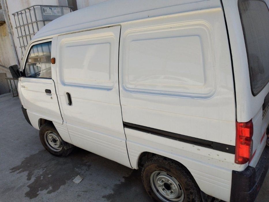 E'lon Damas Van Sotiladi