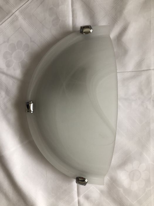 Aplica, plafoniera tavan si perete.