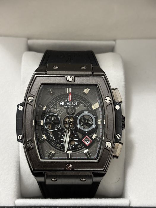Часы HUBLOT  новые