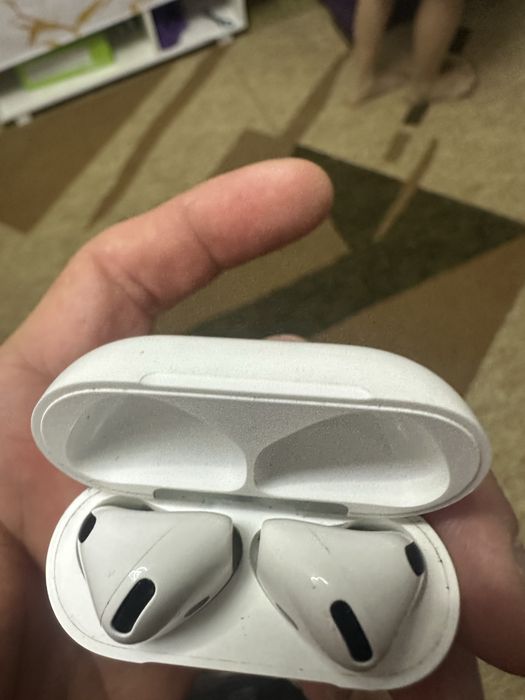 AirPods 4 оригинал