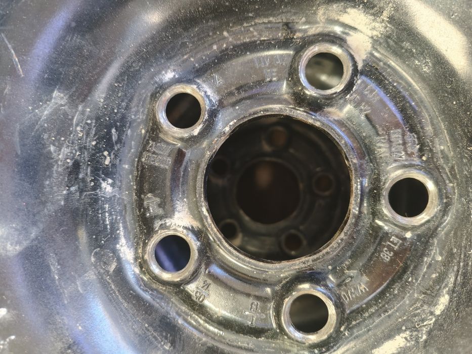 Комплект зимней резины 185/60 R15 на дисках