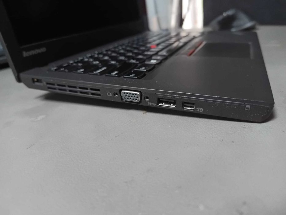 Laptop Lenovo X250 i5, ecran IPS, SIM 4G, tastatura iluminata